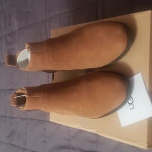 UGG water proof boots. W AUREO II